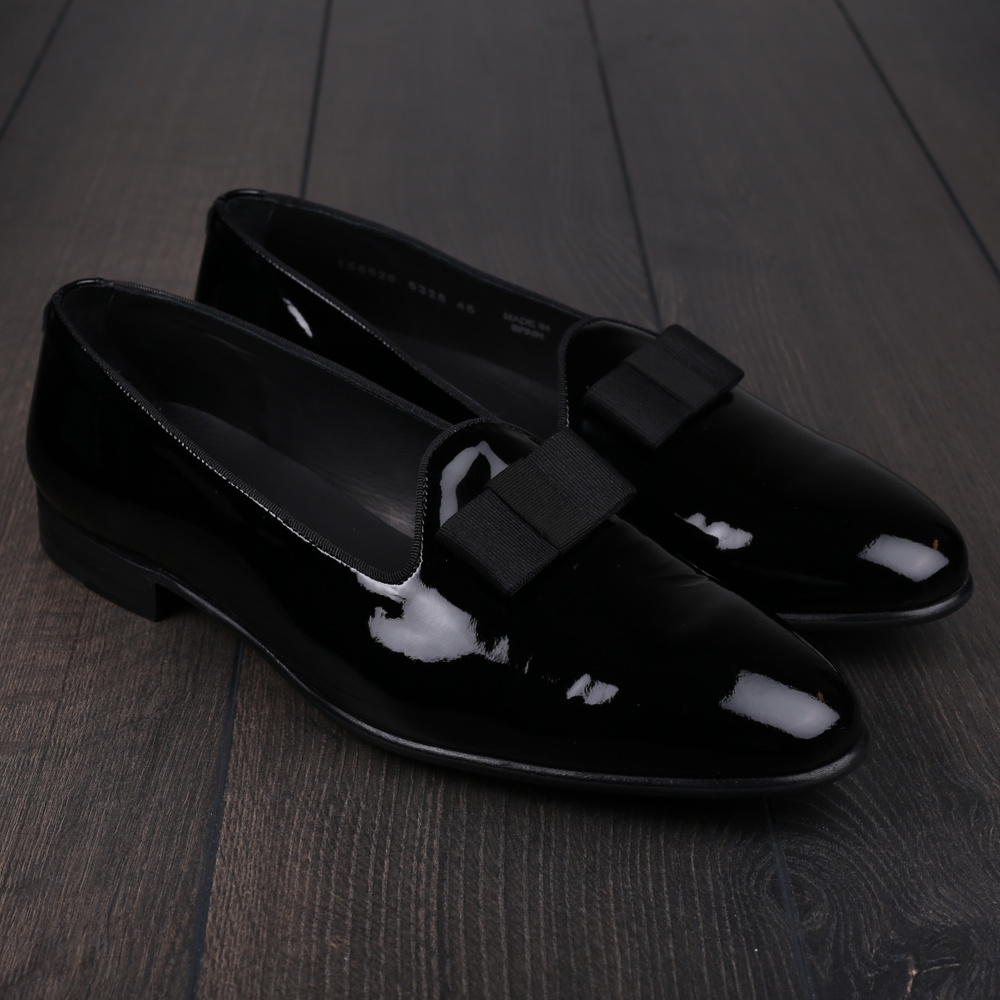 Yanko Schwarze Lackleder Opera Pumps