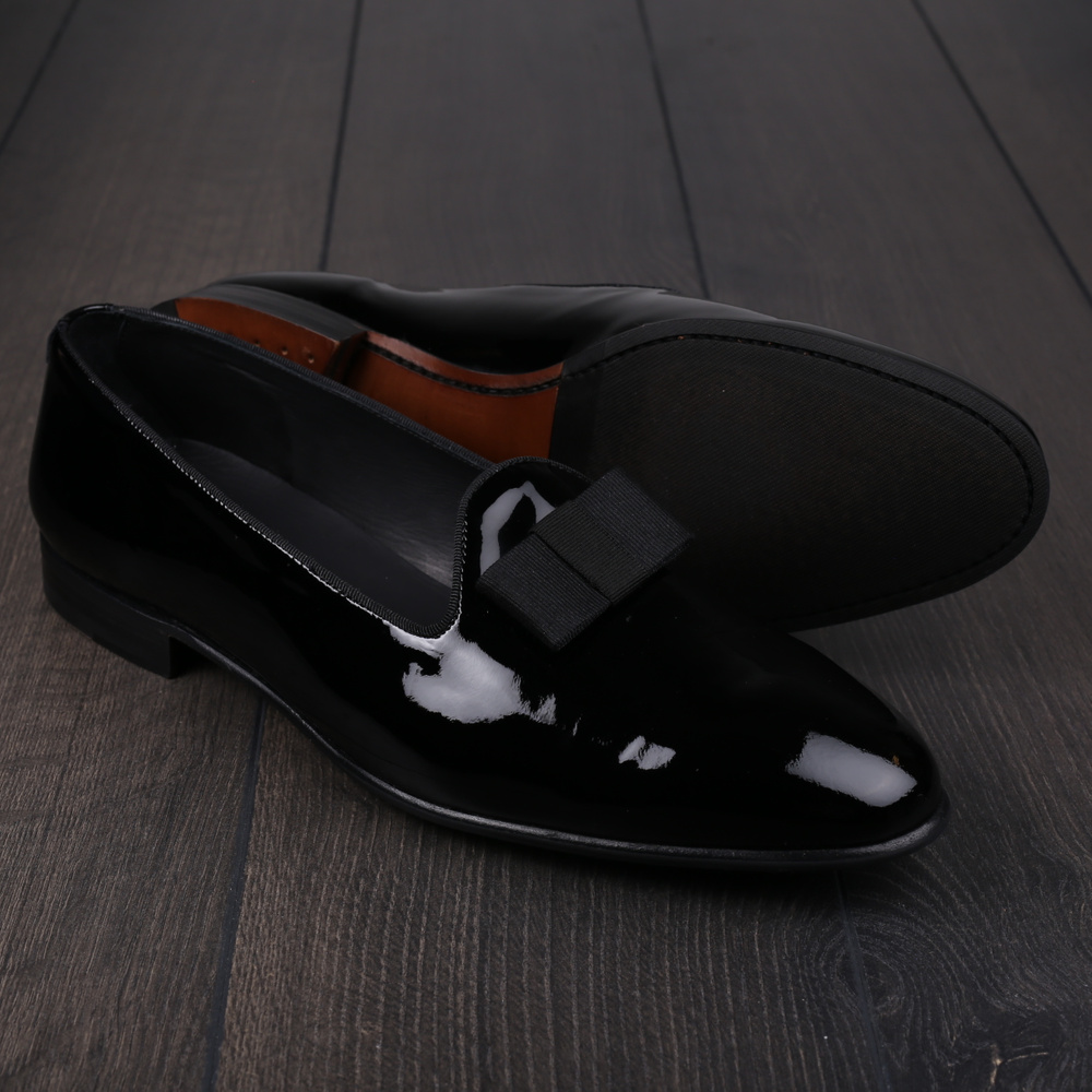 Yanko Schwarze Lackleder Opera Pumps