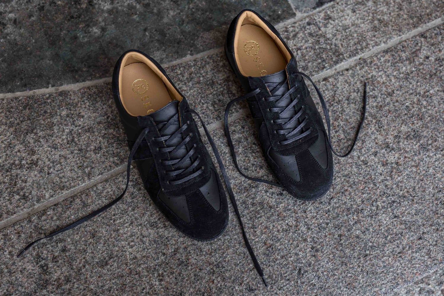 Skolyx premium GAT zapatilla negra con suela oscura