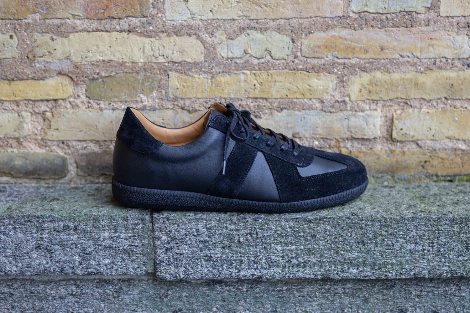 Skolyx premium GAT zapatilla negra con suela oscura