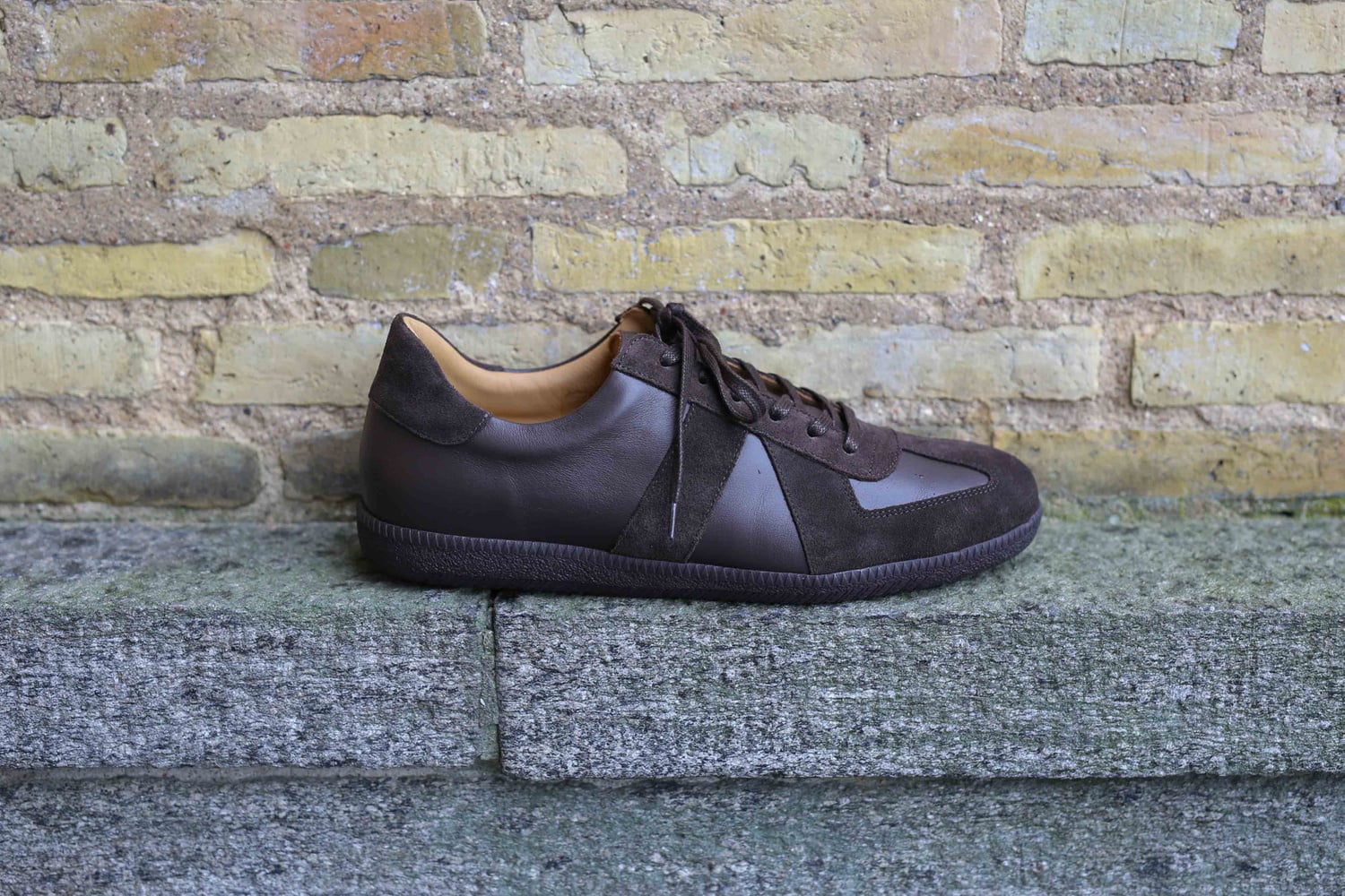 Skolyx premium GAT zapatilla marrón oscuro con suela oscura
