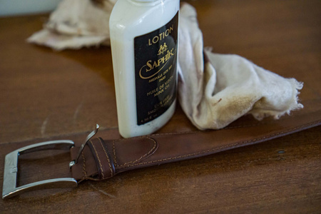 Saphir Medaille d'Or Leather Lotion | Skolyx