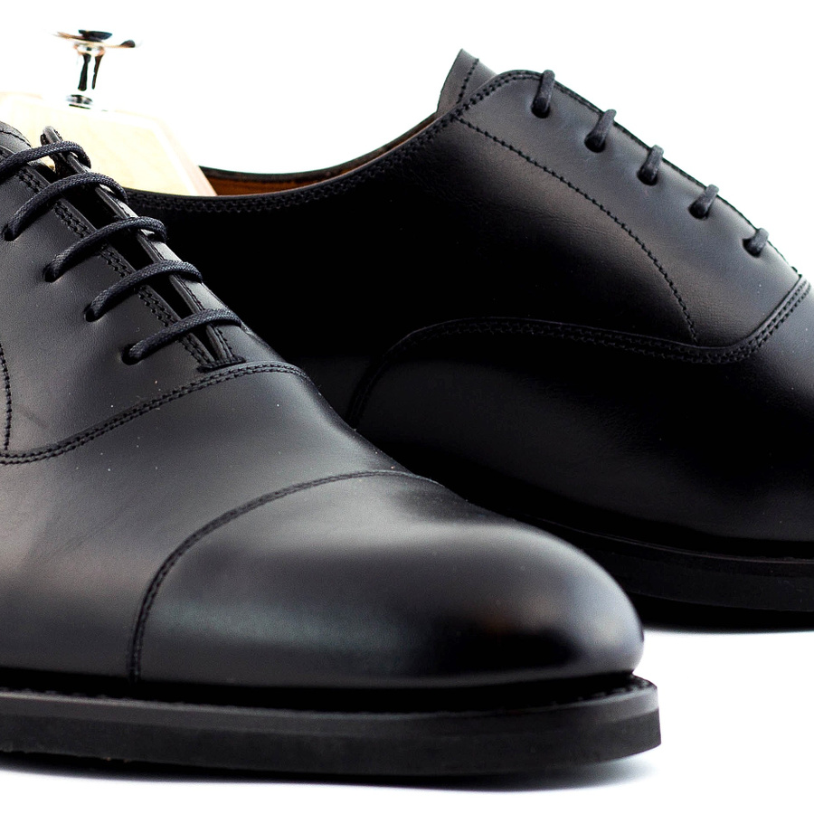 Yanko plain cap toe oxford black, rubber sole | Skolyx