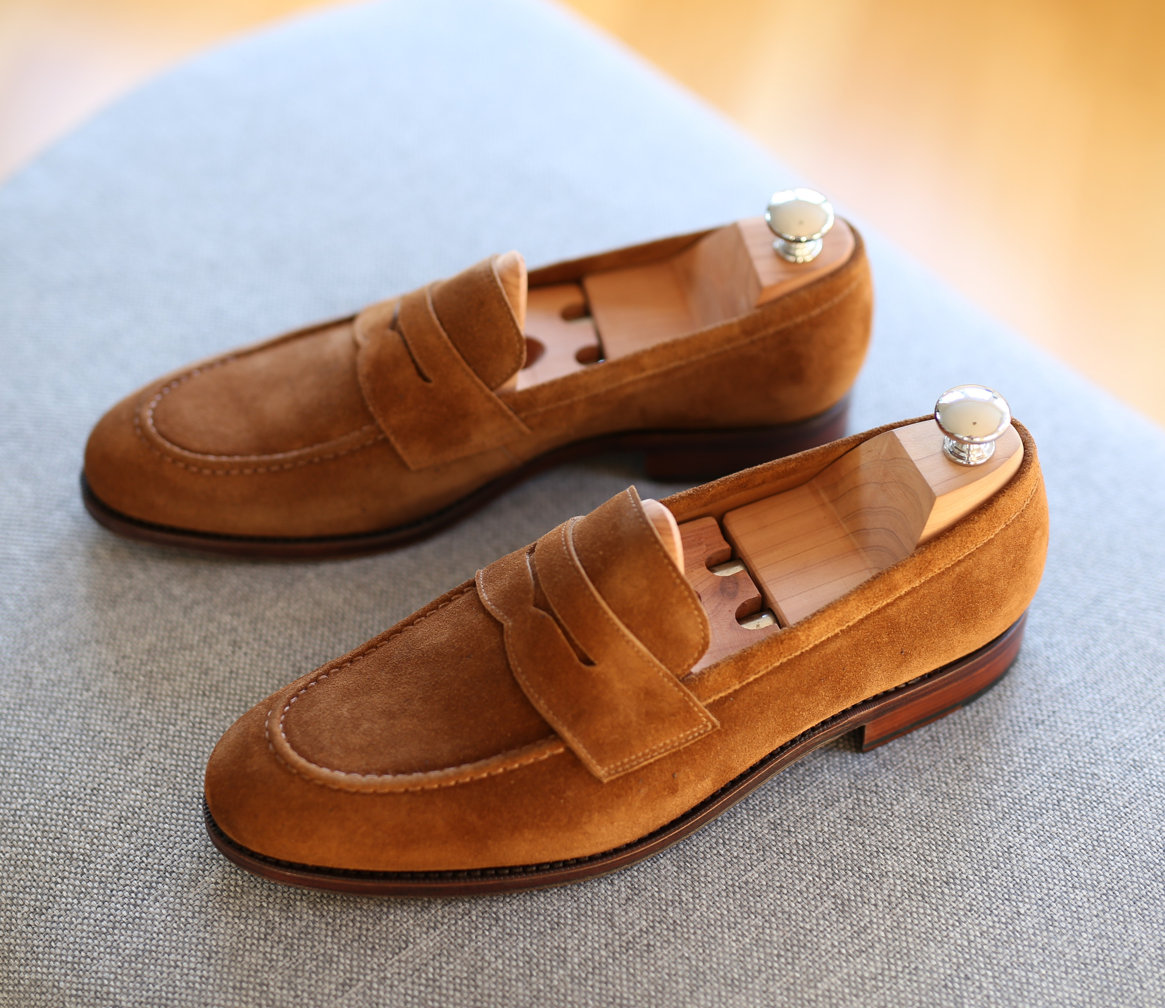 Yanko penny loafer light brown suede | World class shoes | Skolyx
