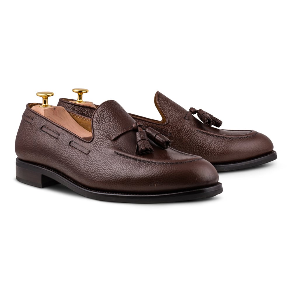 Skolyx Tassel Loafer in dark brown grain