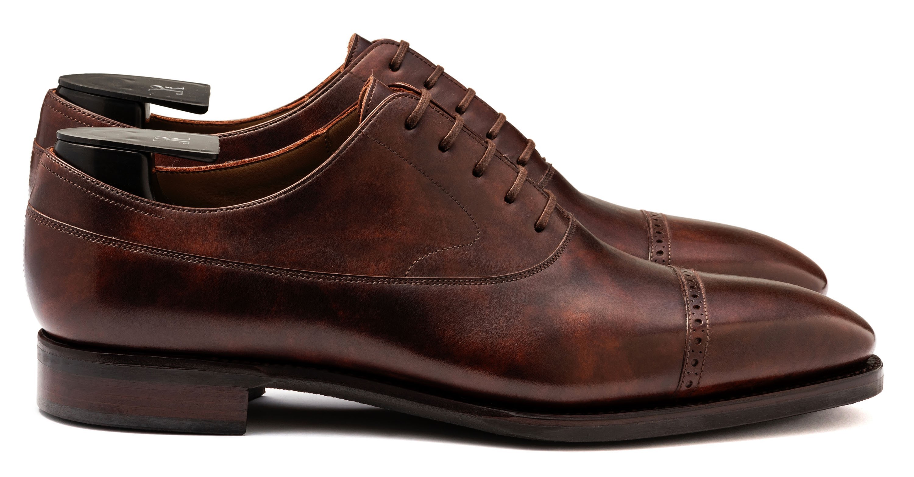 TLB Artista Brogued cap toe Balmoral Oxfords i mørkebrun Museum Calf